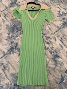 Alexia Admor Green Ribbed Polo Midi Dress with Cream Trim